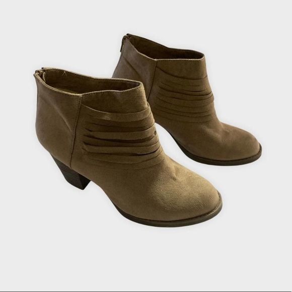 BC Footwear Shoes - BC Footwear Tan Suede Chunky Heel Ankle Boot